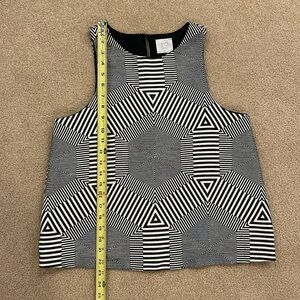 EUC Geometric tank HD IN PARIS